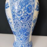 Covered vase with printed Asian décor