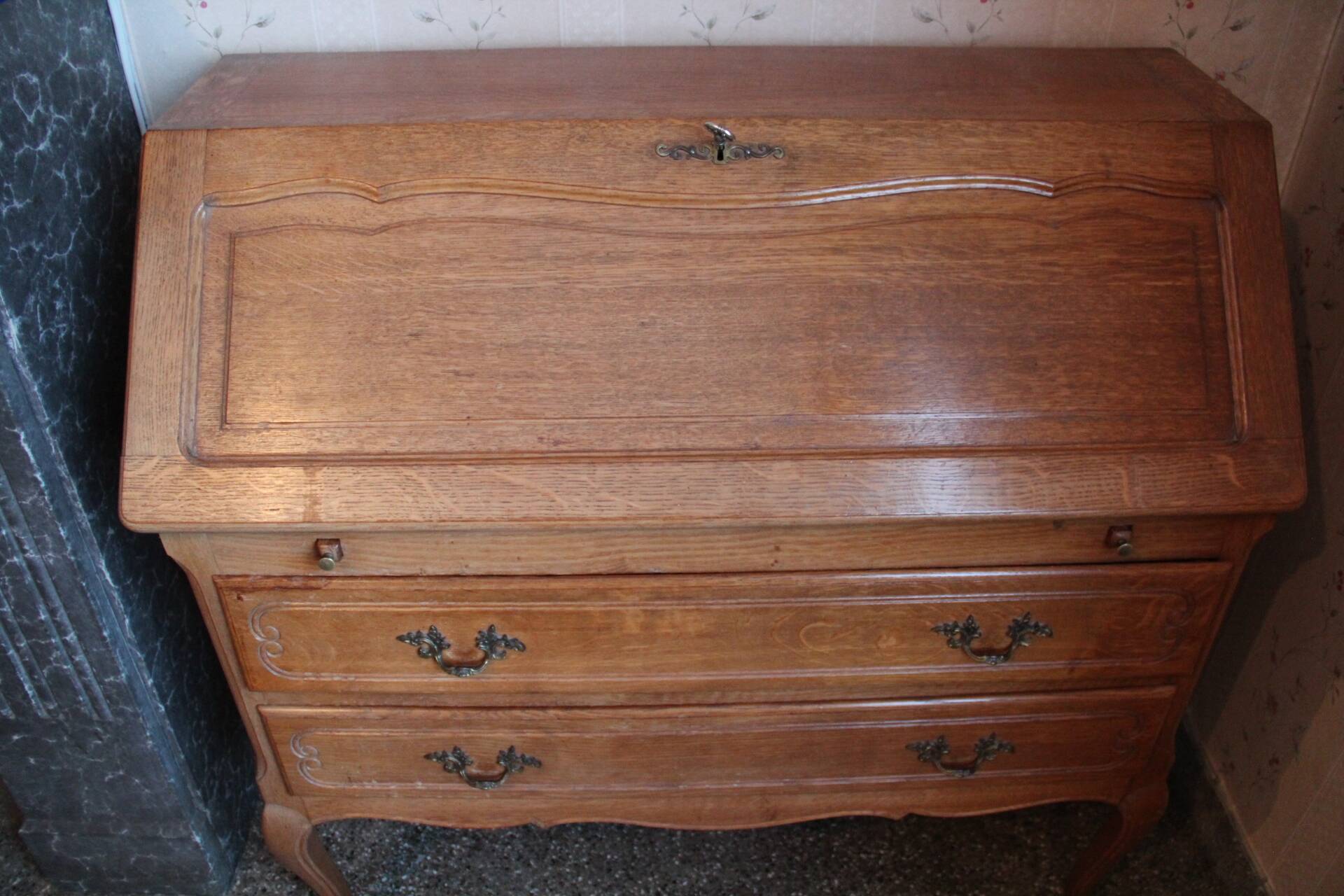 Small oak desk in Louis XV style