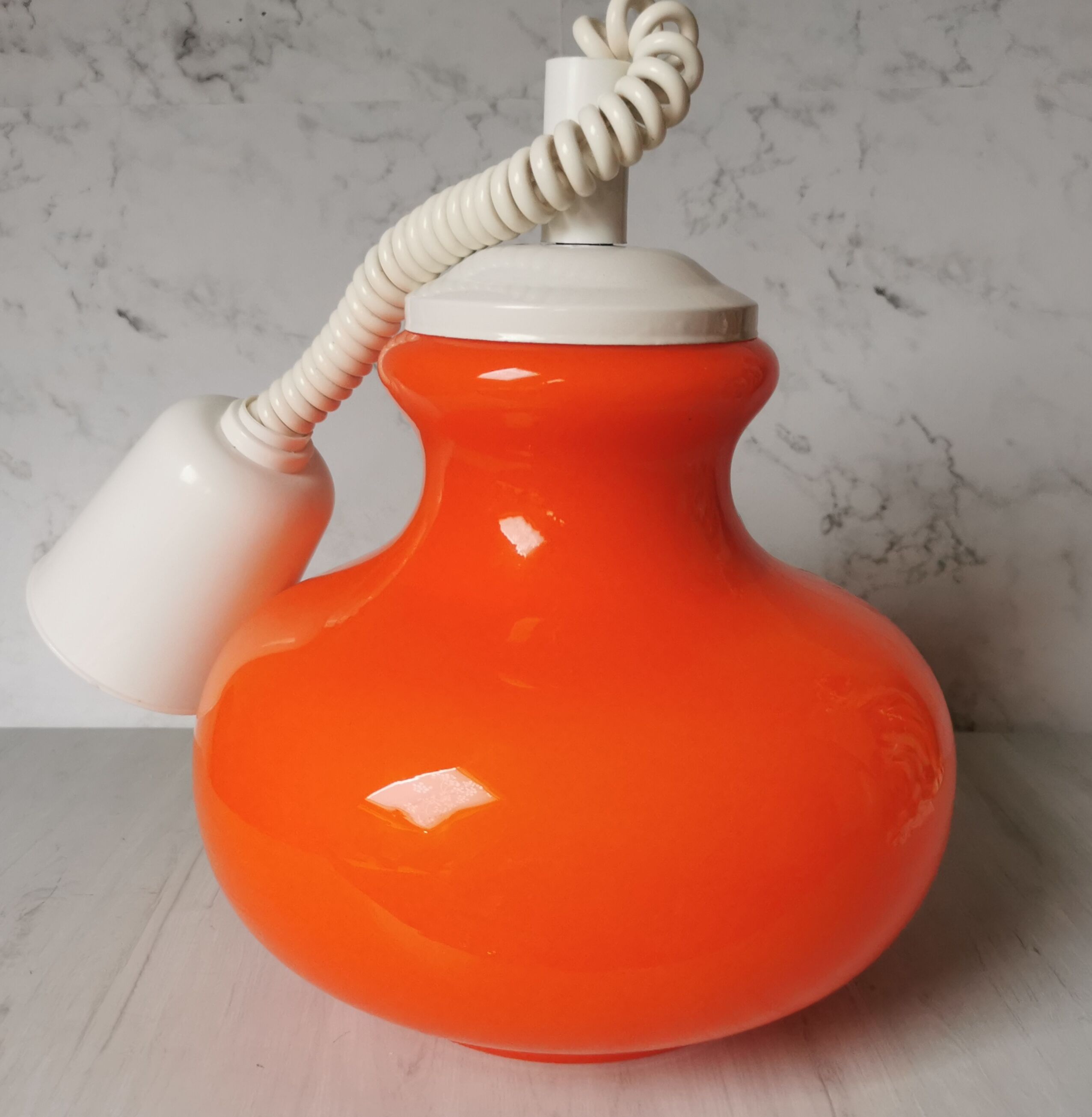 Vintage suspension 70 orange opaline