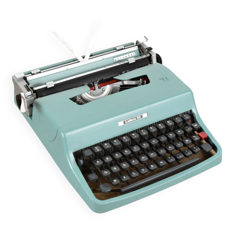 Machine à écrire Lettera 32.