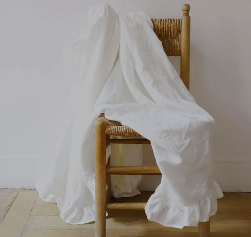 <span>Linen & co up to 40% off</span>