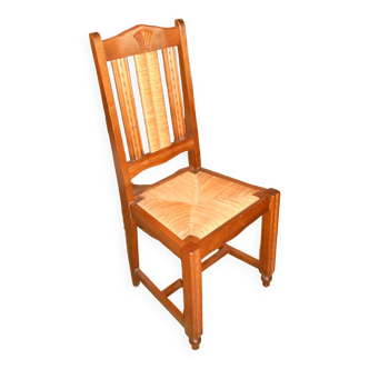 WOODEN CHAIRS