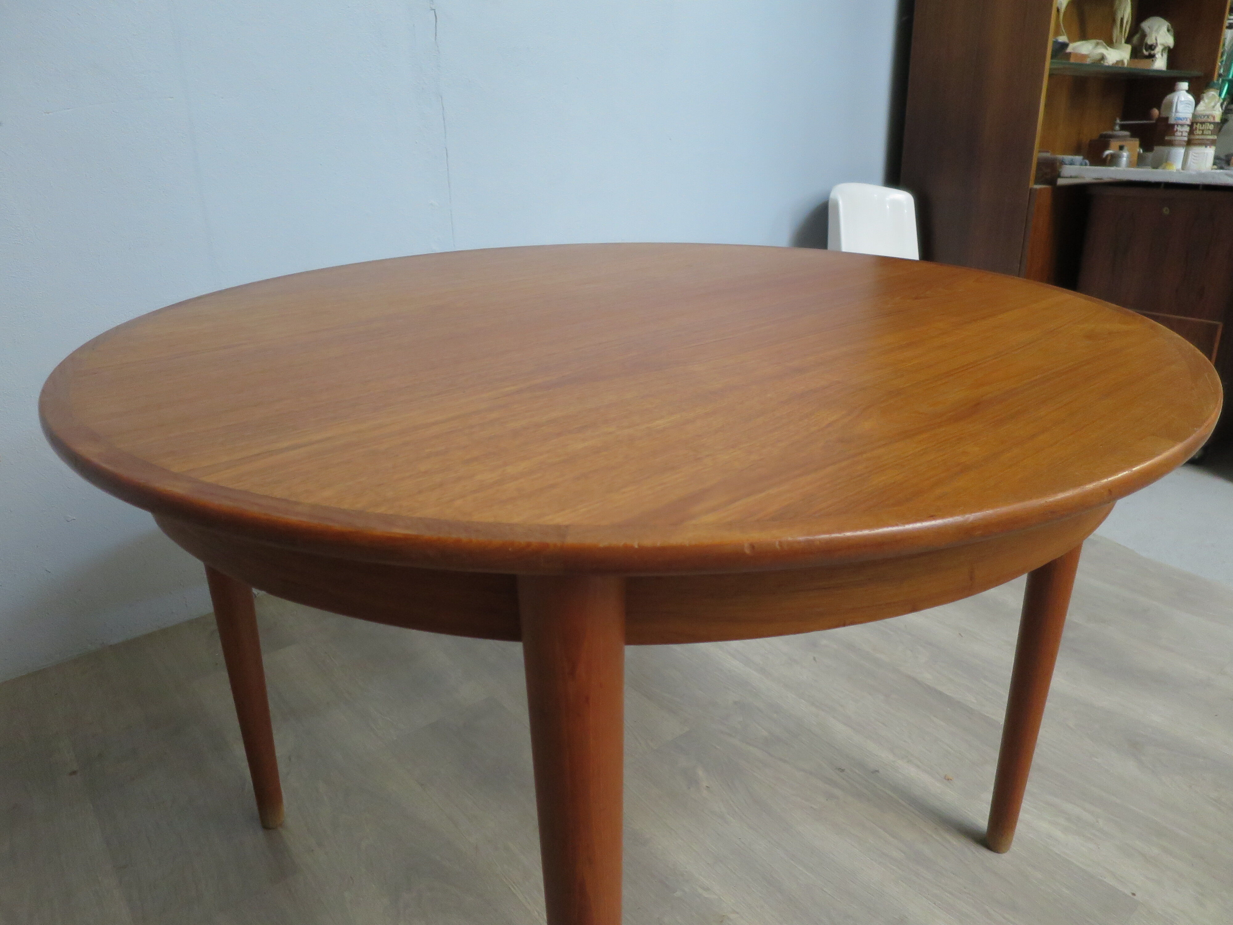 Scandinavian round table MSE Mobler in teak
