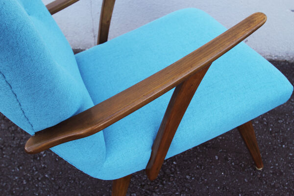 fauteuil des années 1950 en bleu clair