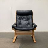 Siesta lounge chair set in Norwegian leather with ottoman by Ingmar Relling for Ekornes