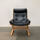 Siesta lounge chair set in Norwegian leather with ottoman by Ingmar Relling for Ekornes