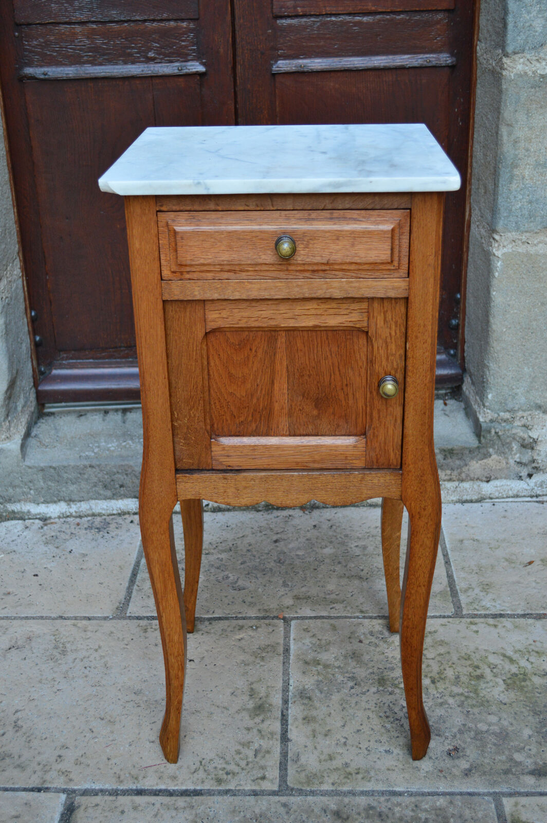 Pair of beds and Art Nouveau bedside in oak, France, circa 1910