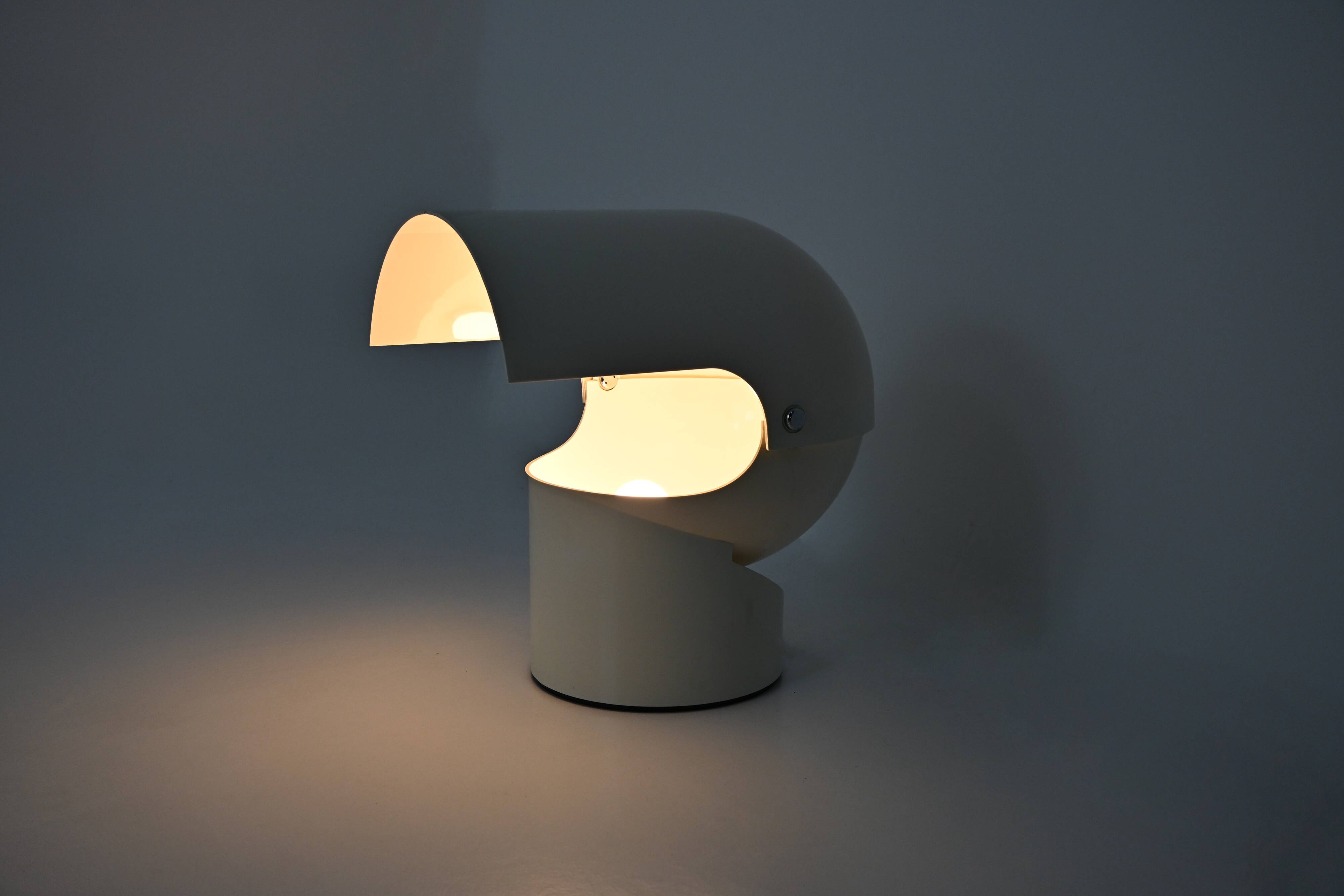 “Pileo Mezzo” table lamp by Gae Aulenti for Artemide, 1970s