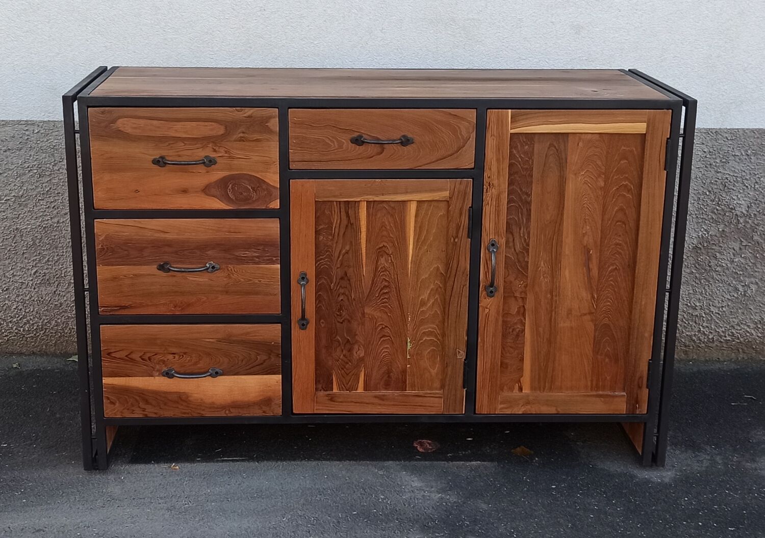 Buffet en bois et métal