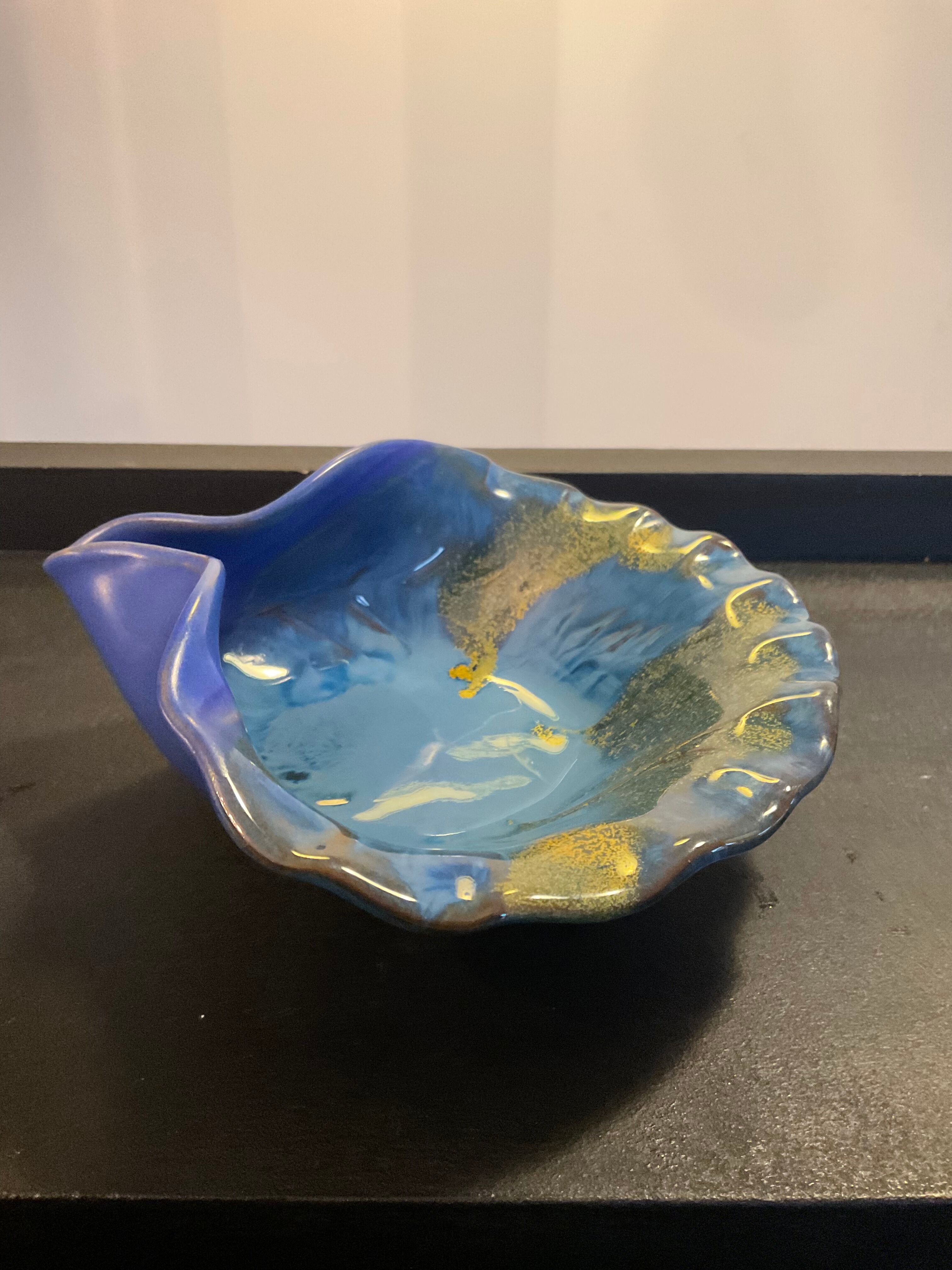 Empty pocket vintage shell glazed terracotta