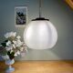 Suspension globe vintage en opaline blanche