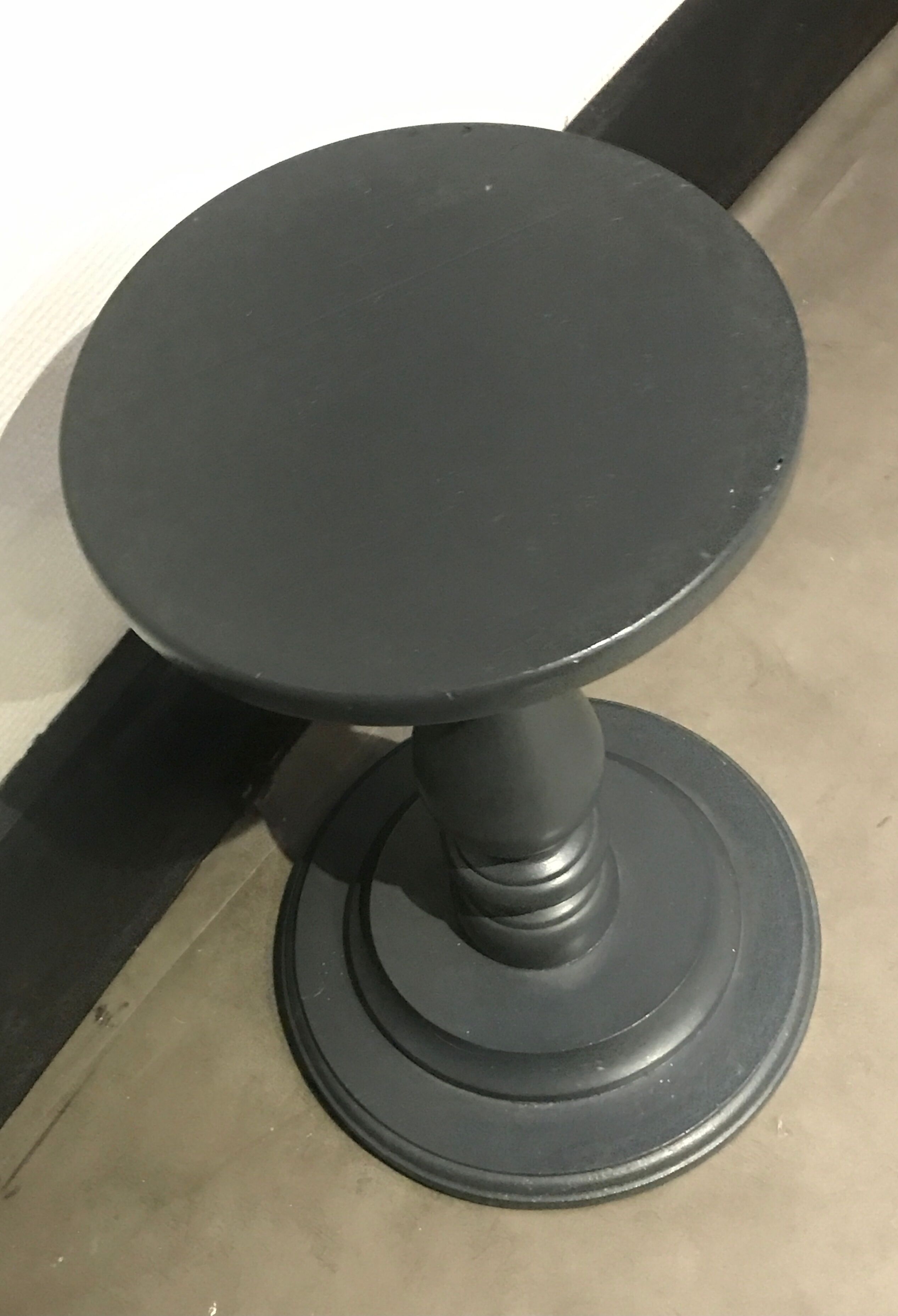 Wooden pedestal table