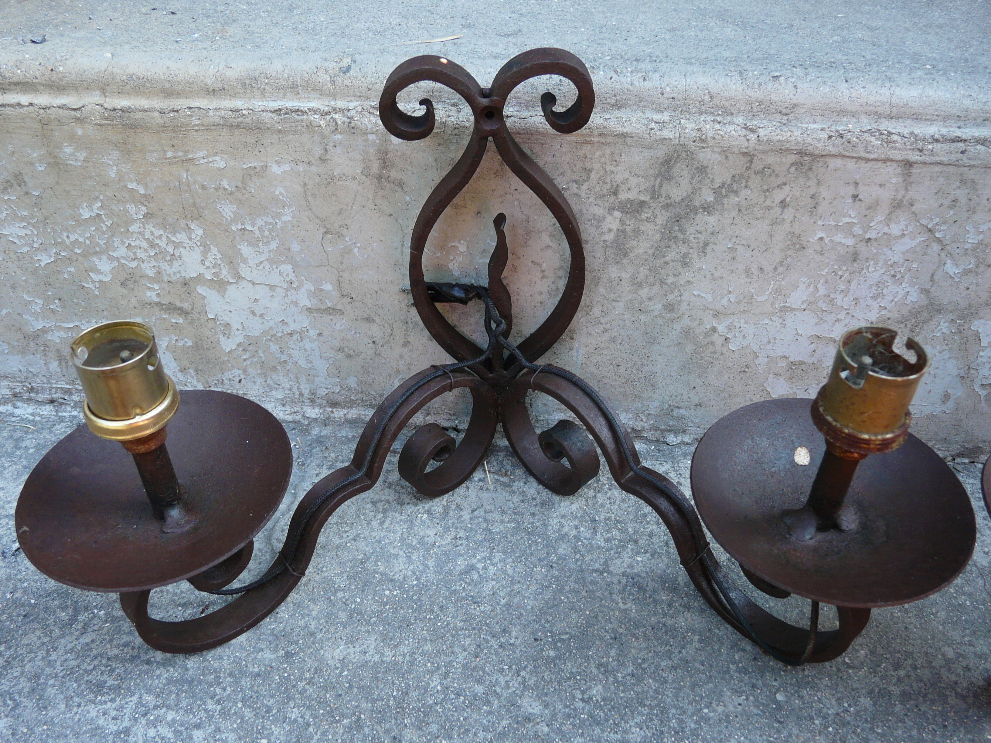 Paire d'appliques en fer forgé