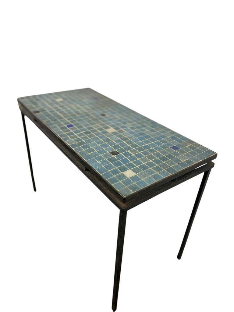 Table basse vintage en mosaïque bleue / table à plantes