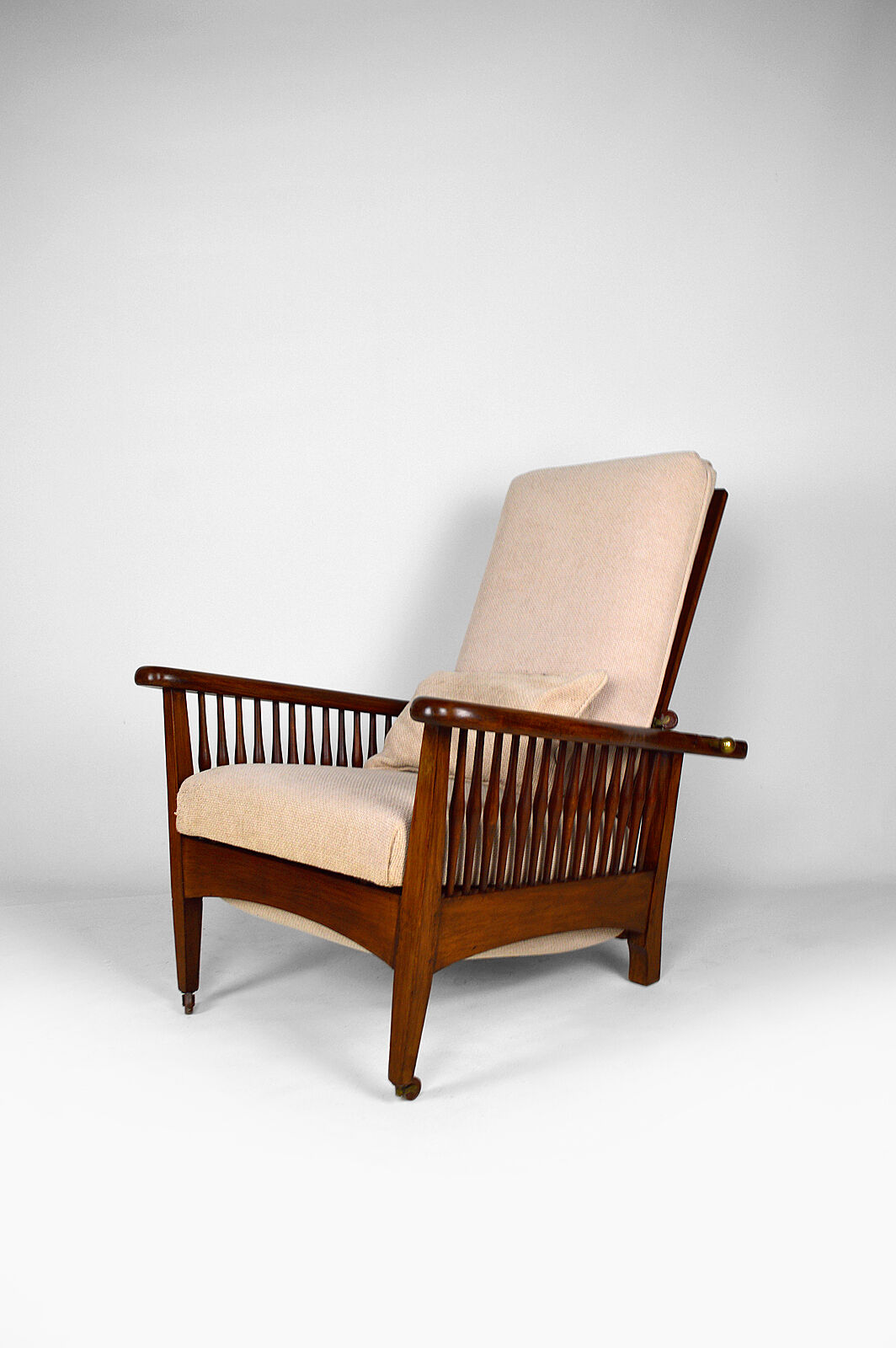 Morris Arts & Crafts armchair, United Kingdom, circa 1900