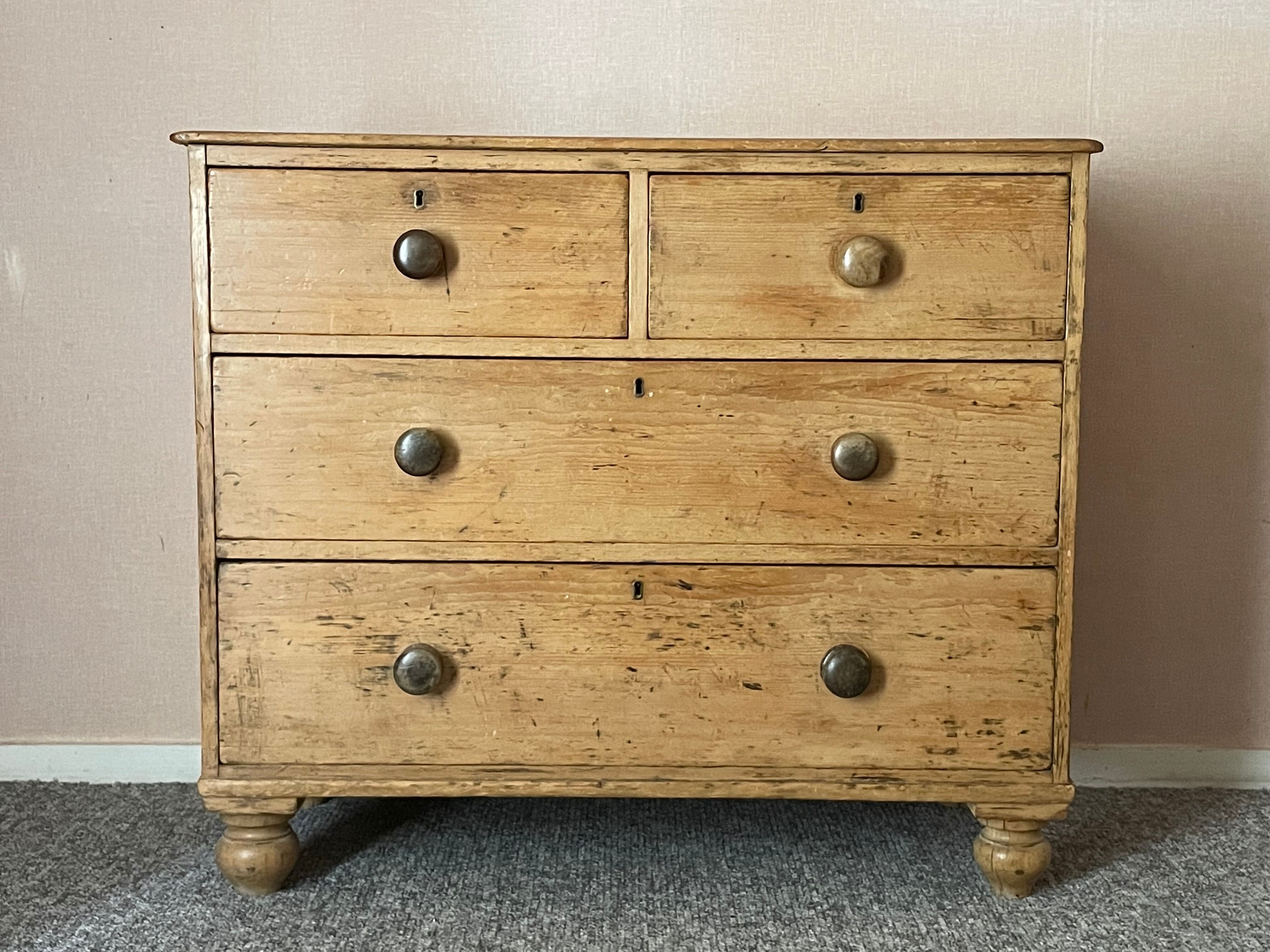 English chest of drawers made of pine wood
