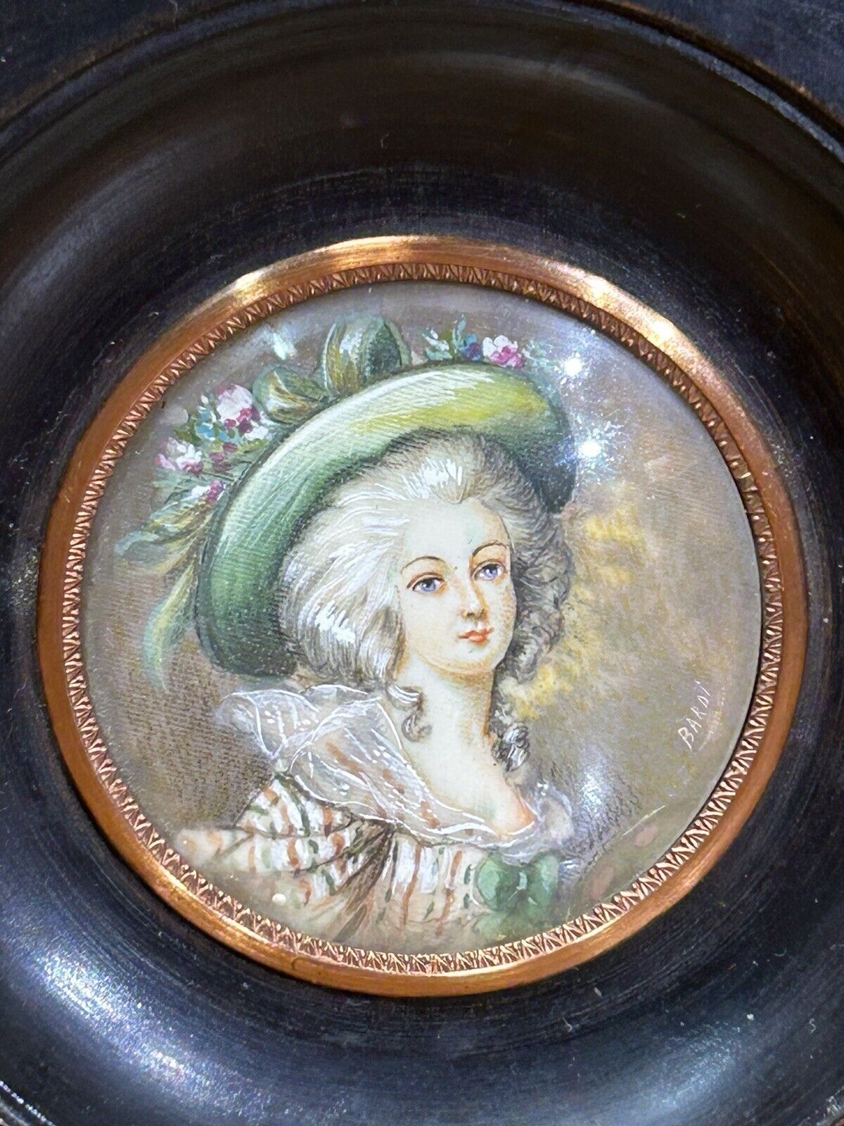 Tableau médaillon, peinture miniature portrait femme au chapeau, " bardi "