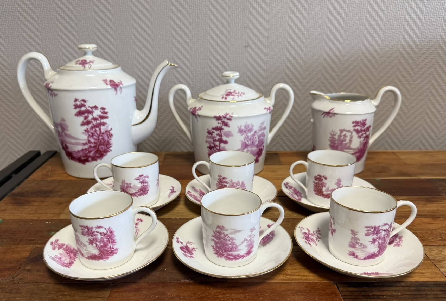 Limoges: 15-piece porcelain coffee service