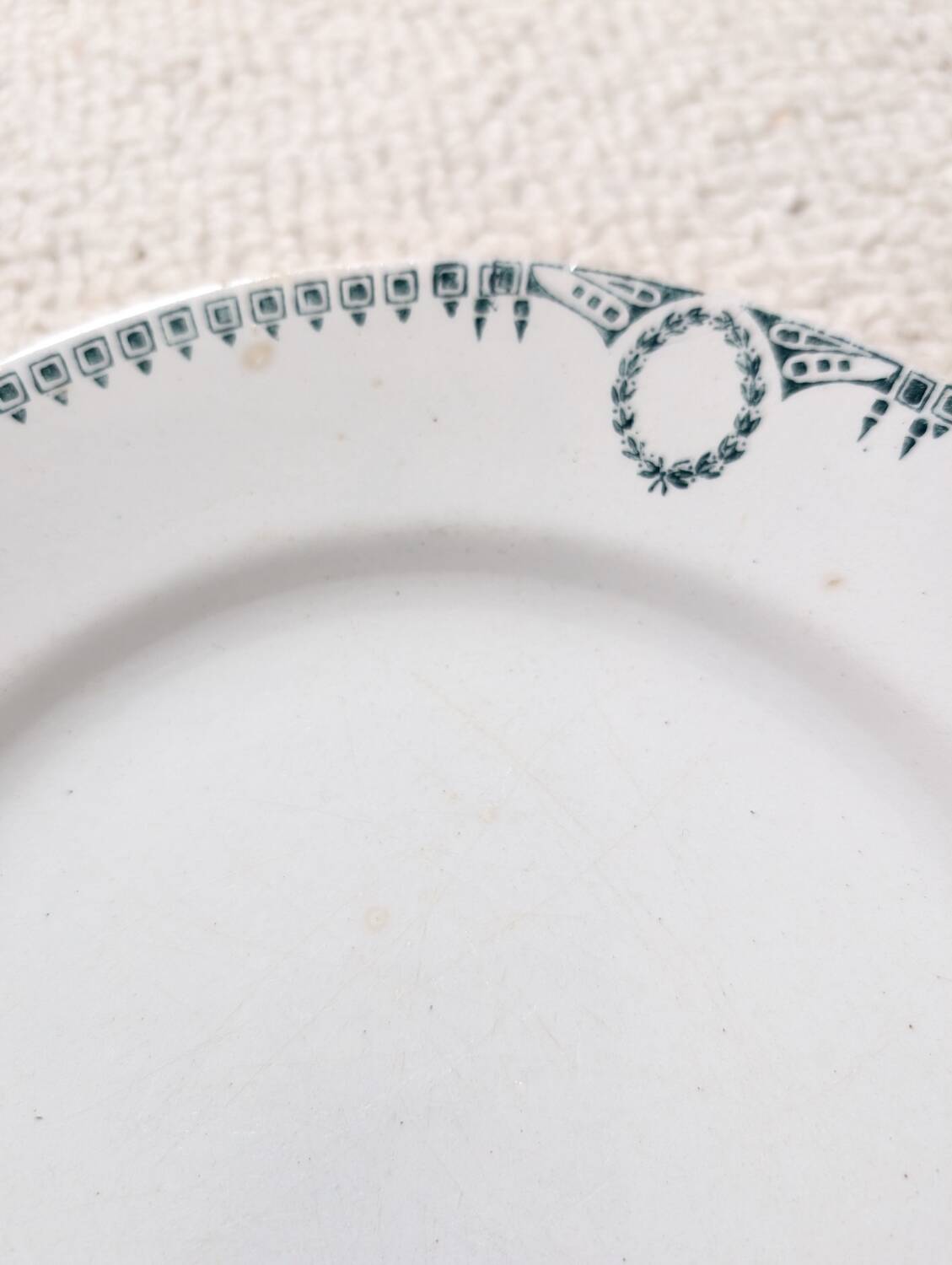 Saint Amand iron earth plates