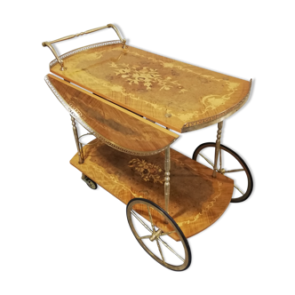 Dessert with flaps in marquetry and gilded brass