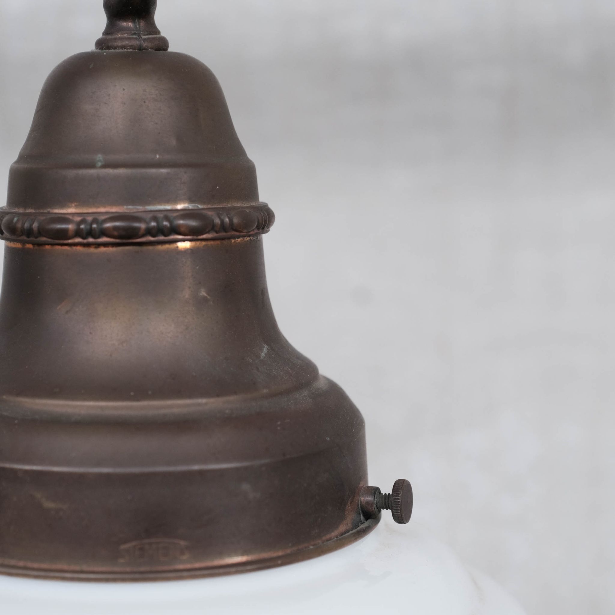 Suspension française opaline et laiton