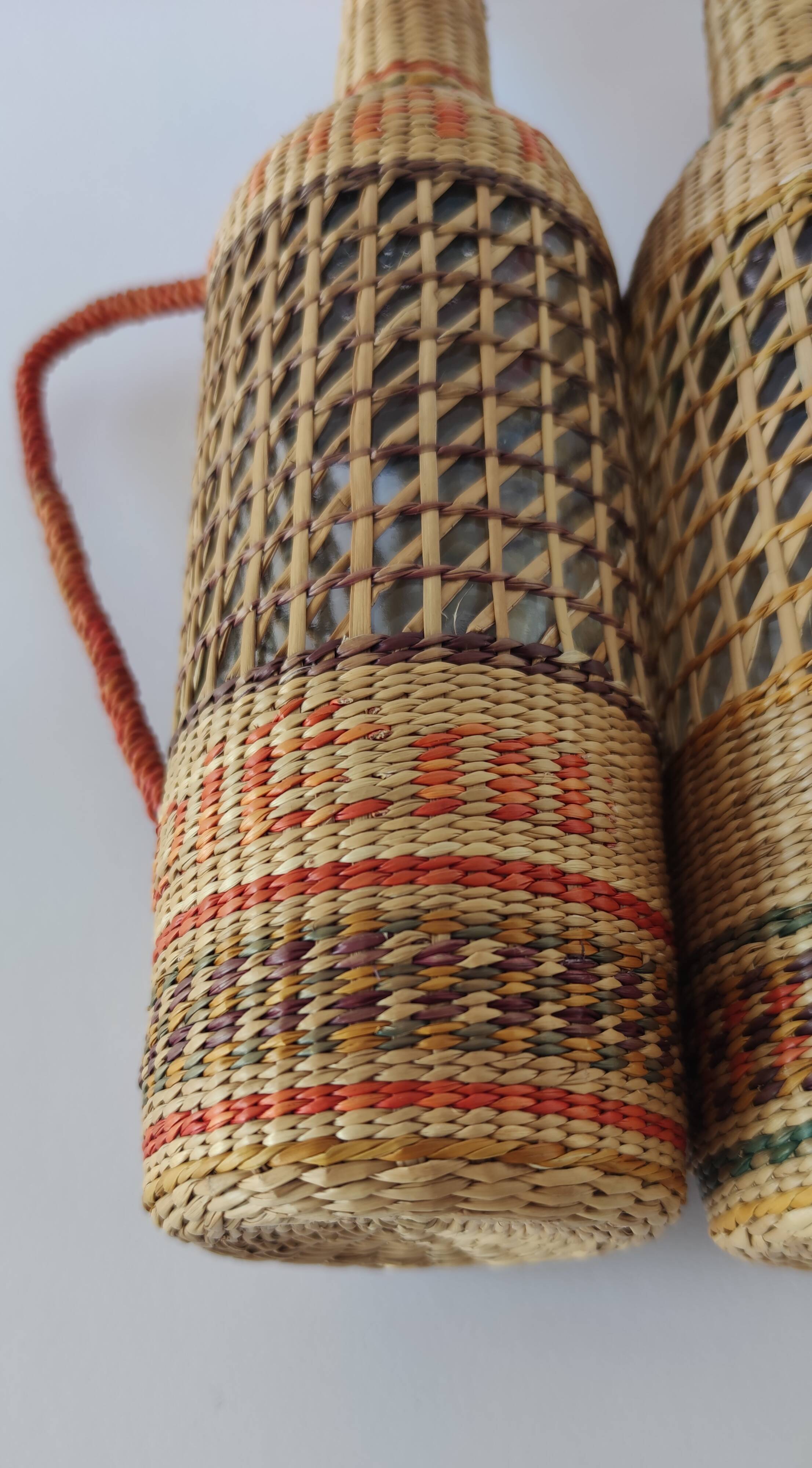 Bouteilles tressées Osier Vintage Origine Viêtnam