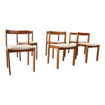 Set of six elegant Italian dining chairs