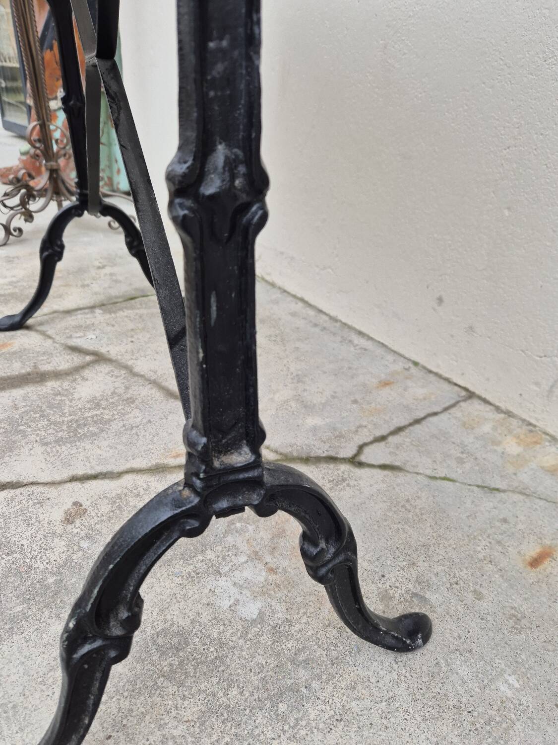 Table en marbre et fonte de bistrot restaurant ancienne