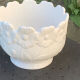 Pot cover in ceramic slurry glazed white floral pattern