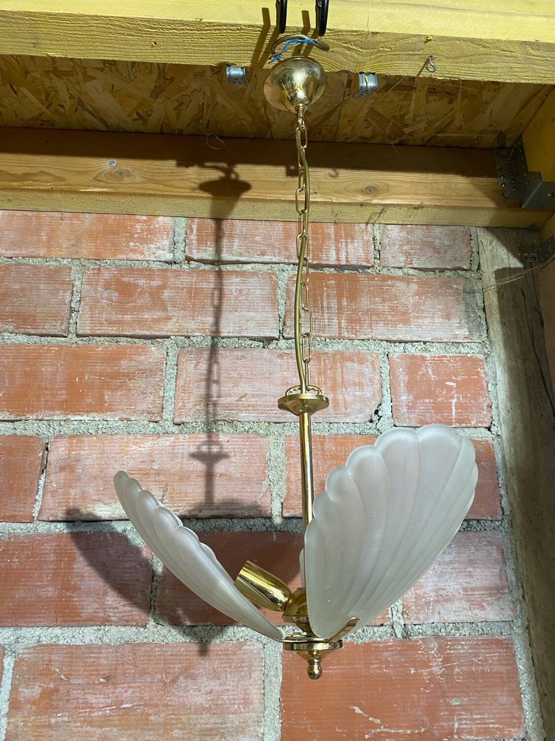 Antique Murano glass shell pendant light + gold-plated metal, wine