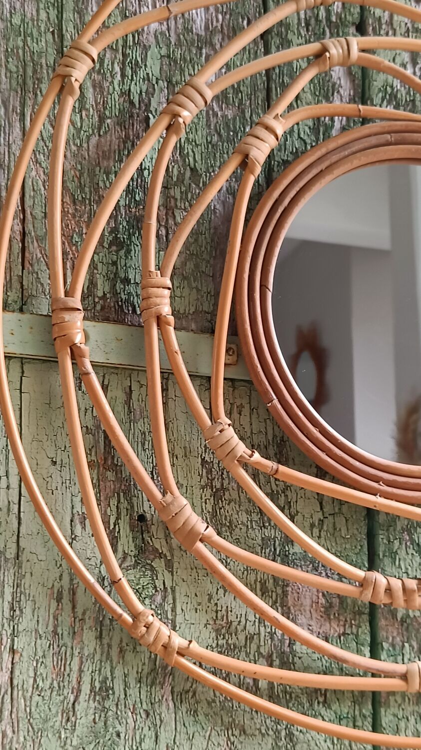 Round rattan mirror