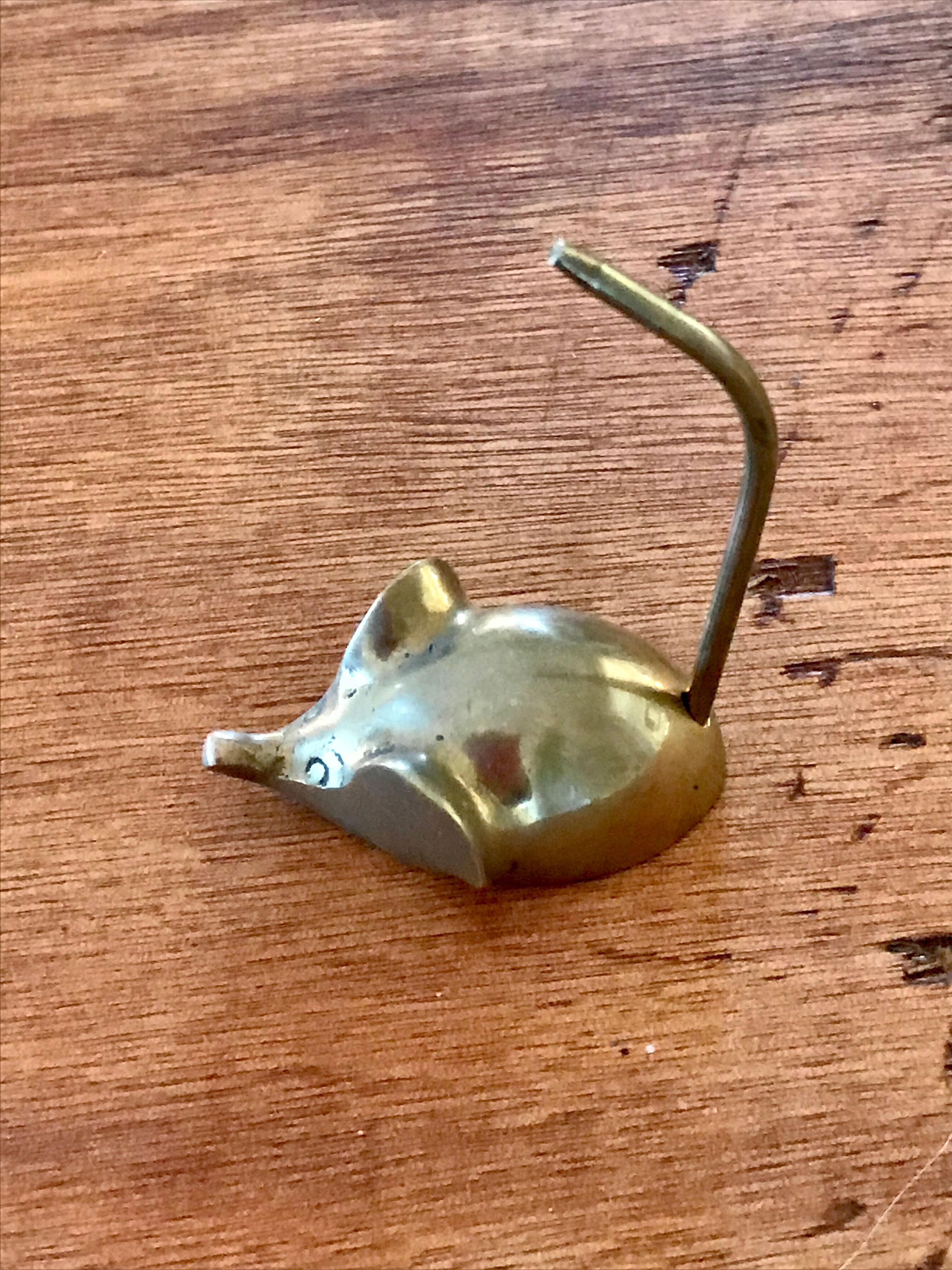 Mouse brass
