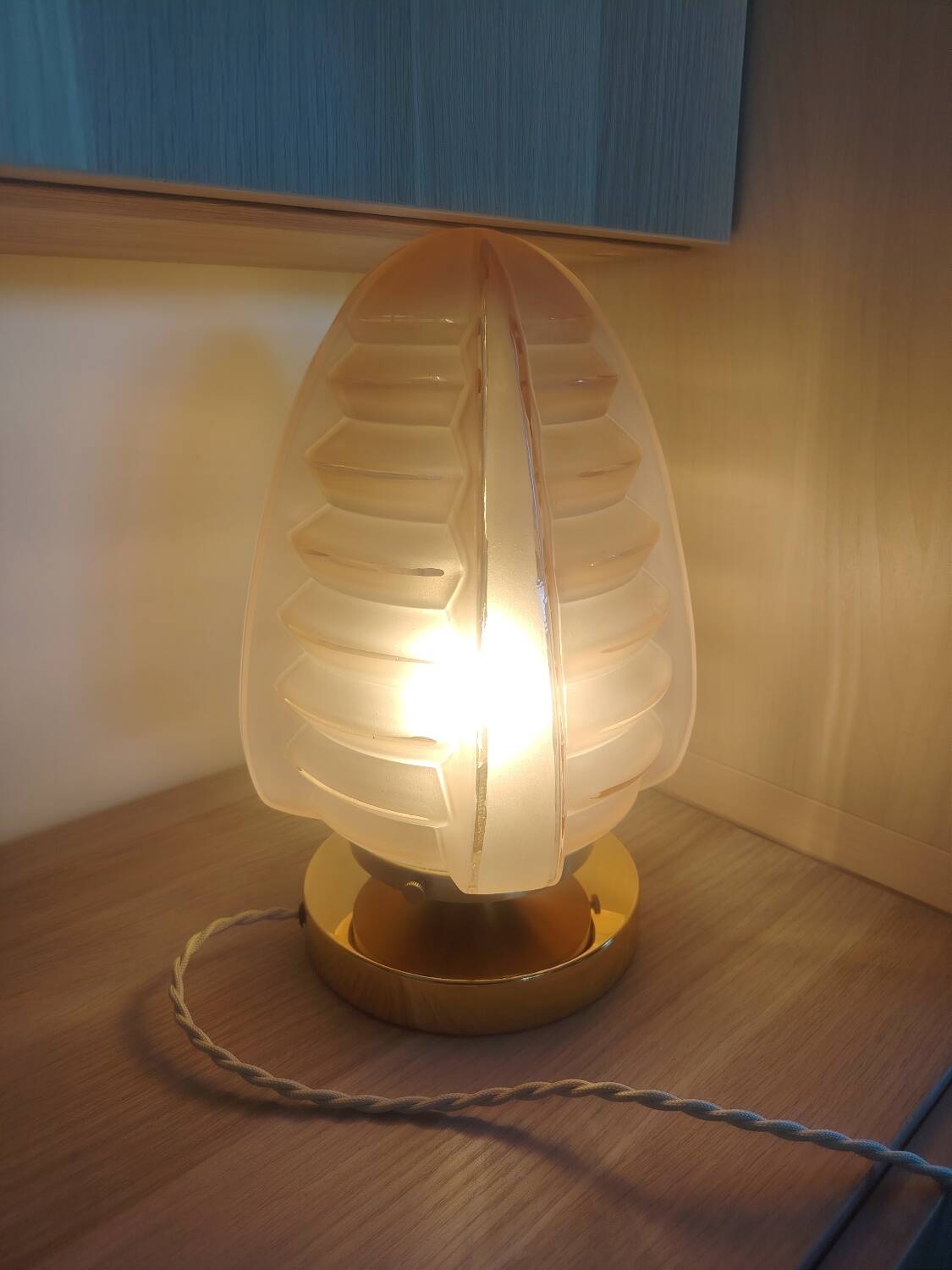 Skyscraper rose a touch lamp