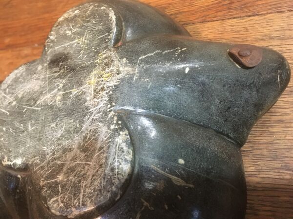 Boîte indienne à tika ou épices en pierre