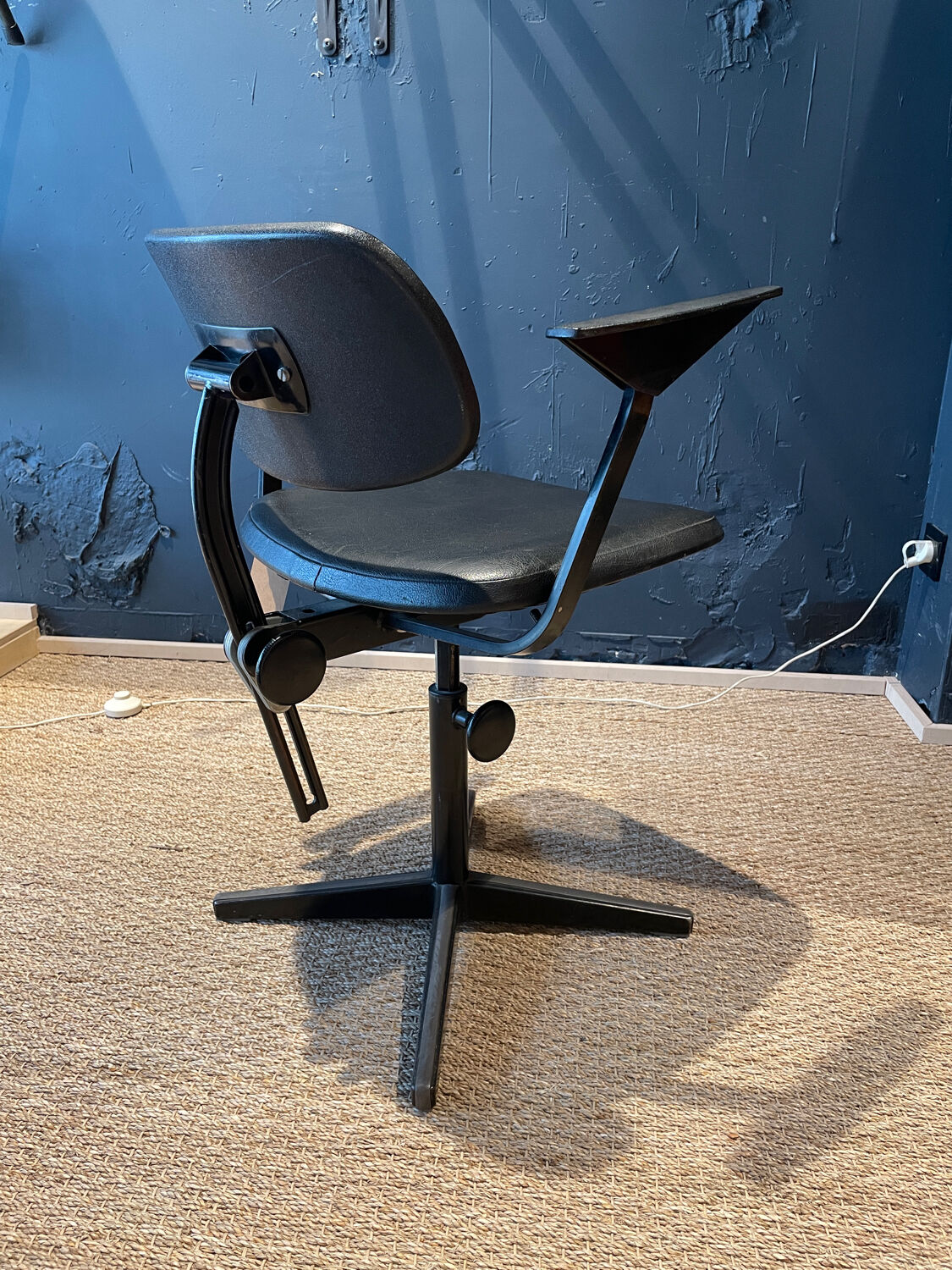 Height adjustable office chair Ahrend by Cirkel year 70