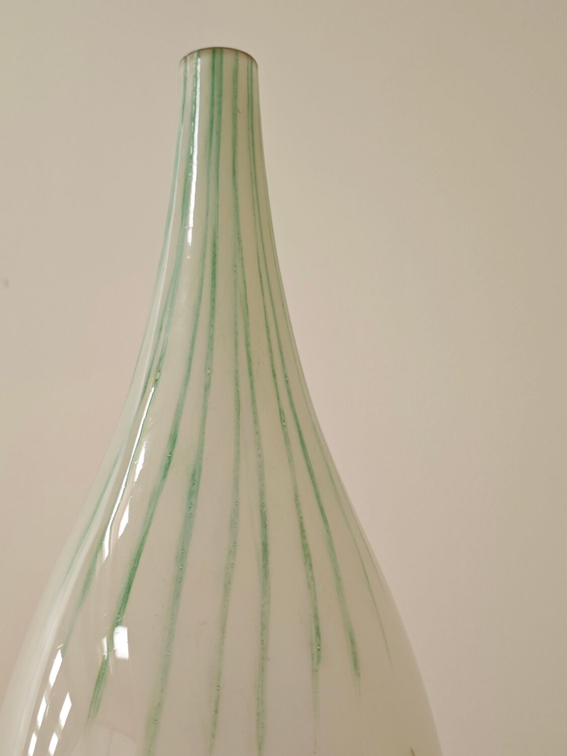 Lampe de table Drevo Humpolec opaline verte type 107/S