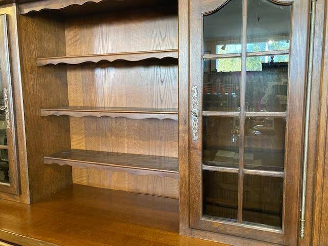 4-door wooden dresser