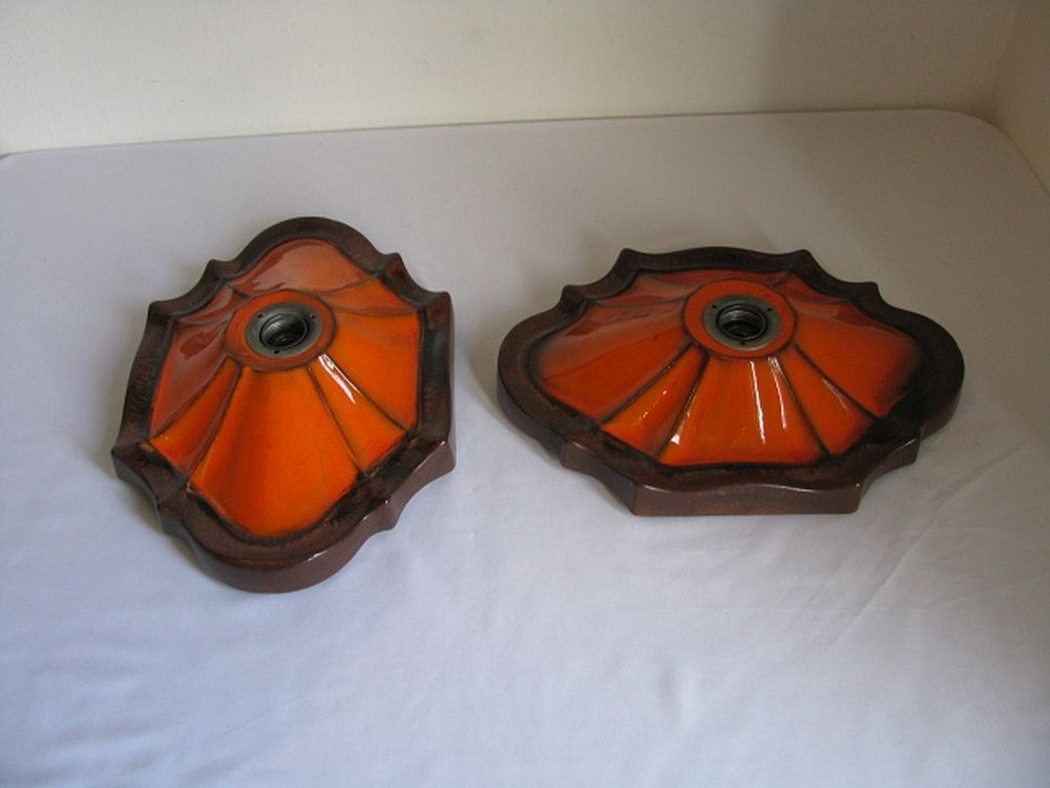 Ensemble de 2 lampes allemandes orange de mur en céramique de la lave de la 1960 / 70s