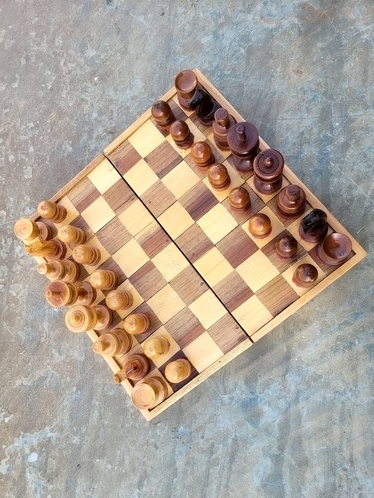 Jeu d'échecs en bois de style art déco