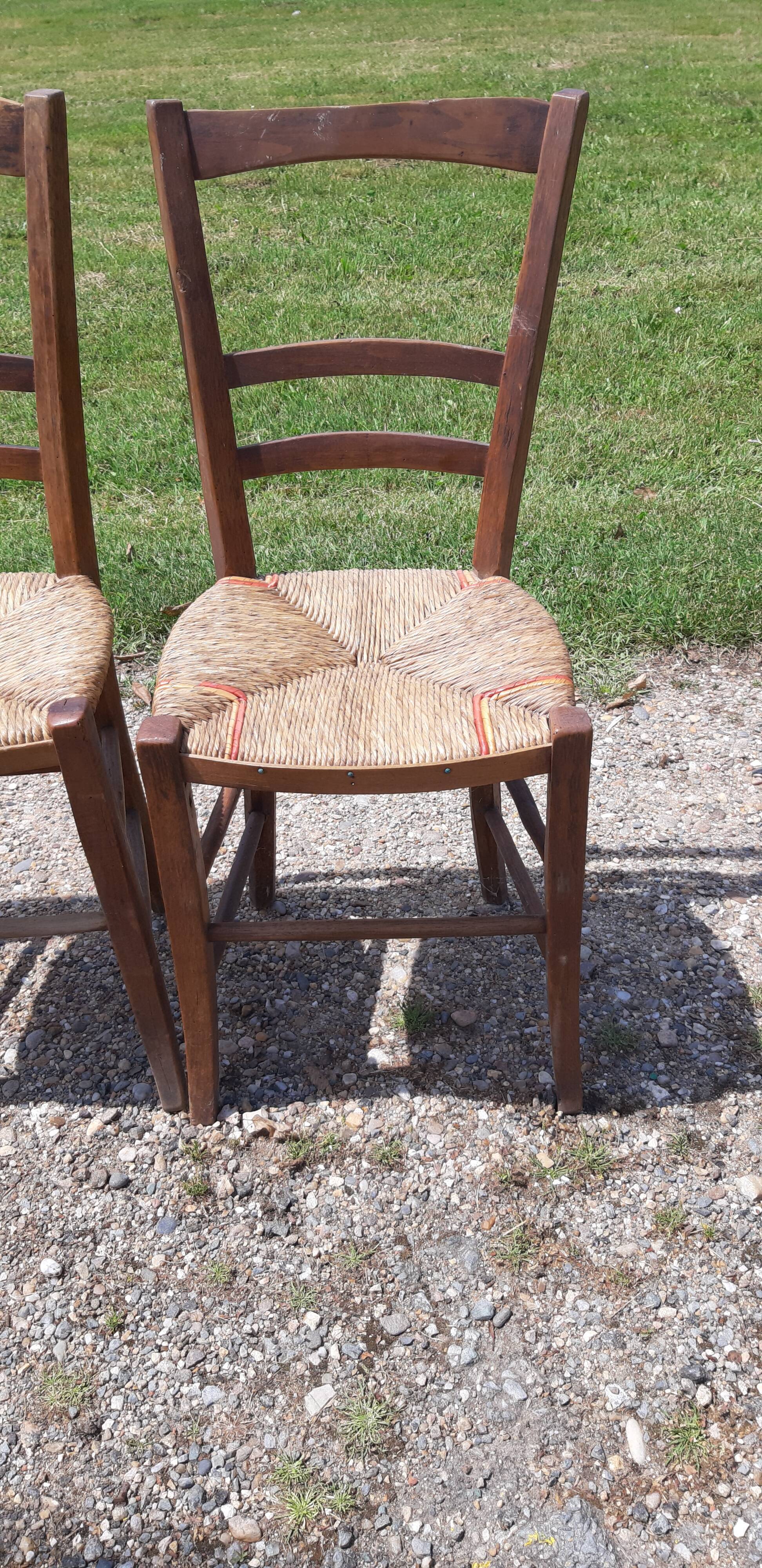 6 antique mulched chairs