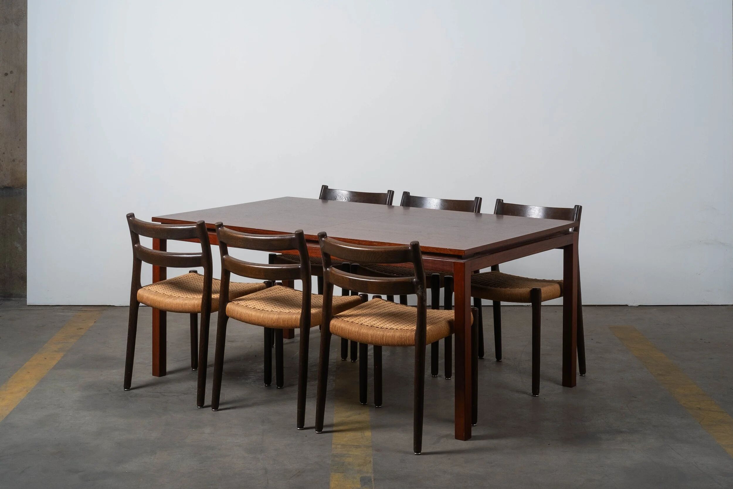 Alfred Hendrickx - Belform extendable dining table