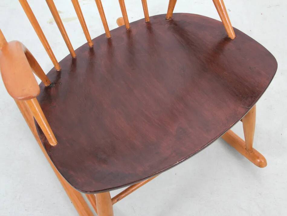 Scandinavian rocking chair by Illum Wikkelso model IW3