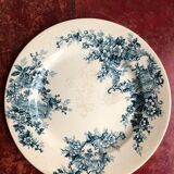Lot of 3 flat plates in earthenware Choisy the King Iron Earth model Pompadour