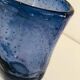 Vase en verre soufflé bleu à bulles, forme libre–Murano circa 1970