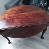 Elegant antique oval drop-leaf table