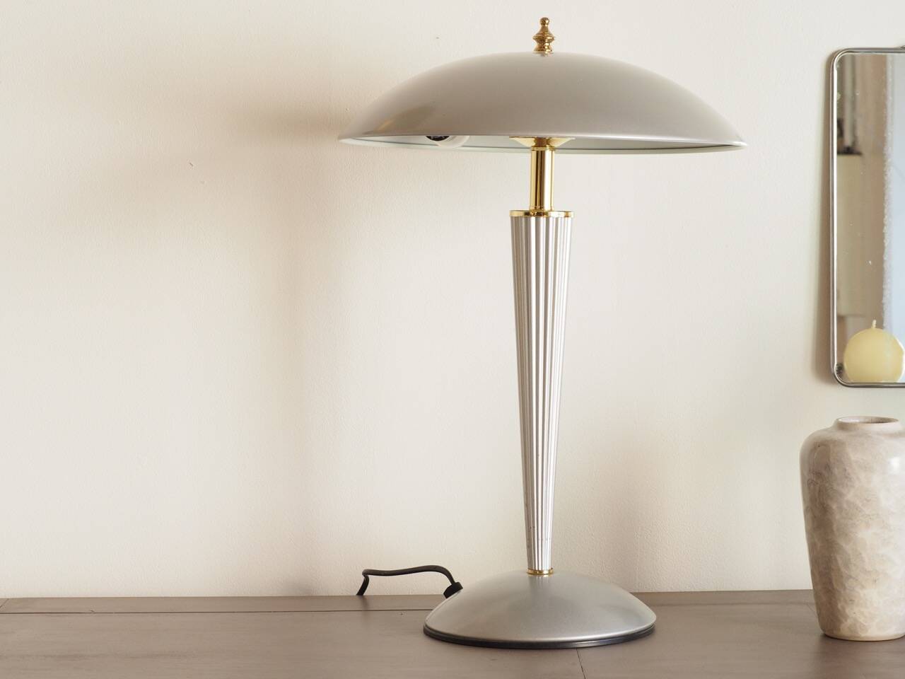 Pearl gray touch mushroom lamp