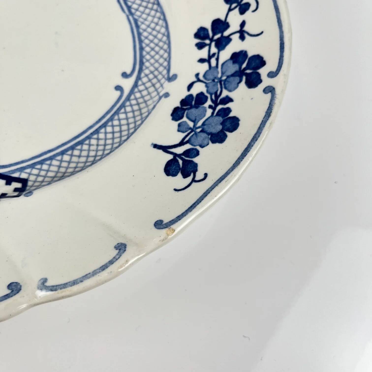 Large oval dish Terre de Fer KG Lunéville, model "Jane", blue, 1890-1915