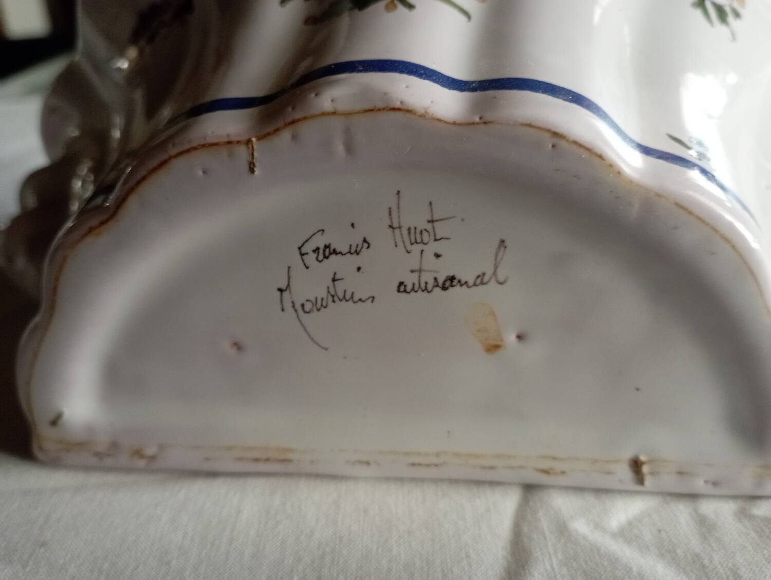 Moustiers flower girl