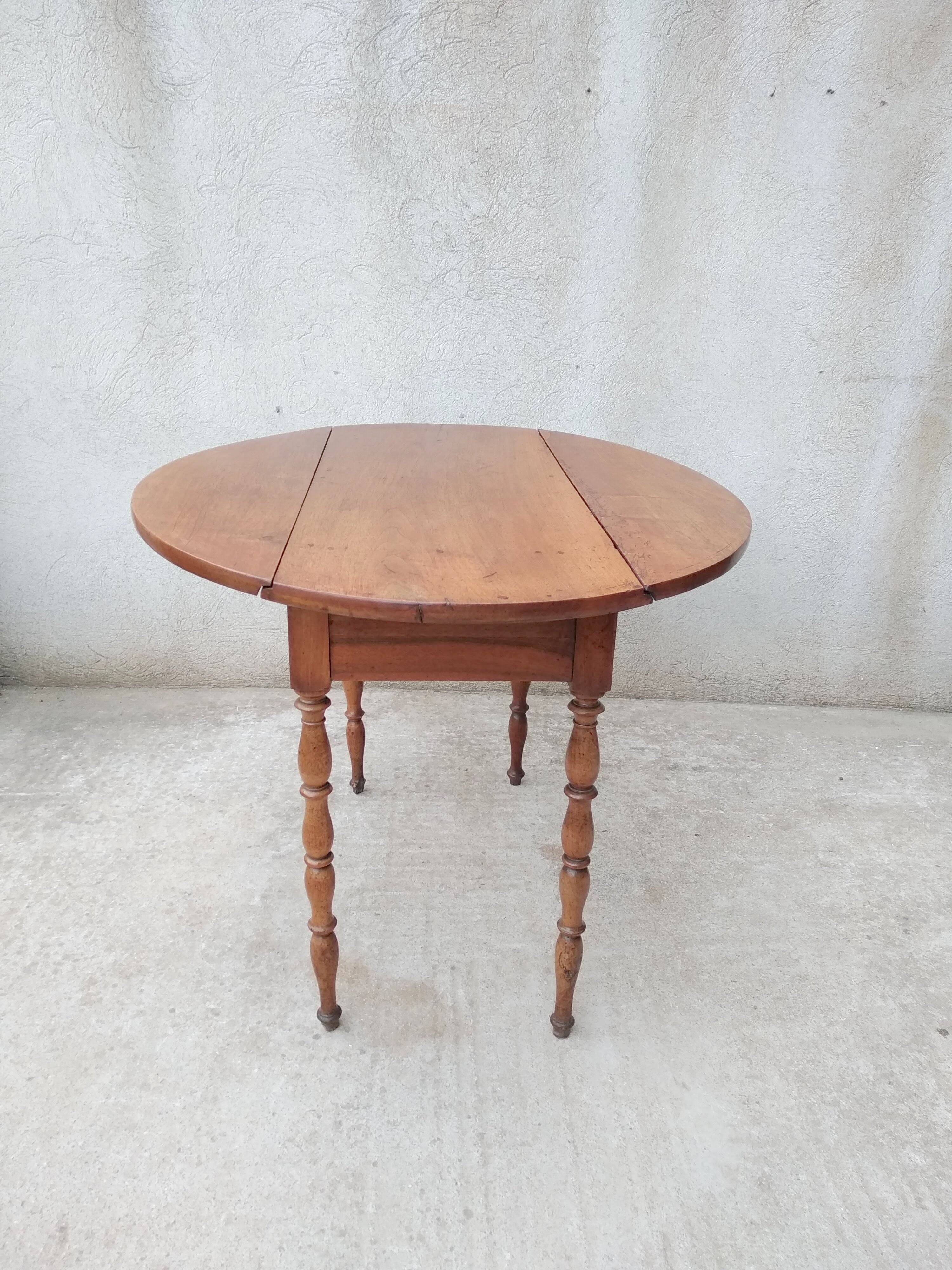 Table ovale à volets style Louis Philippe