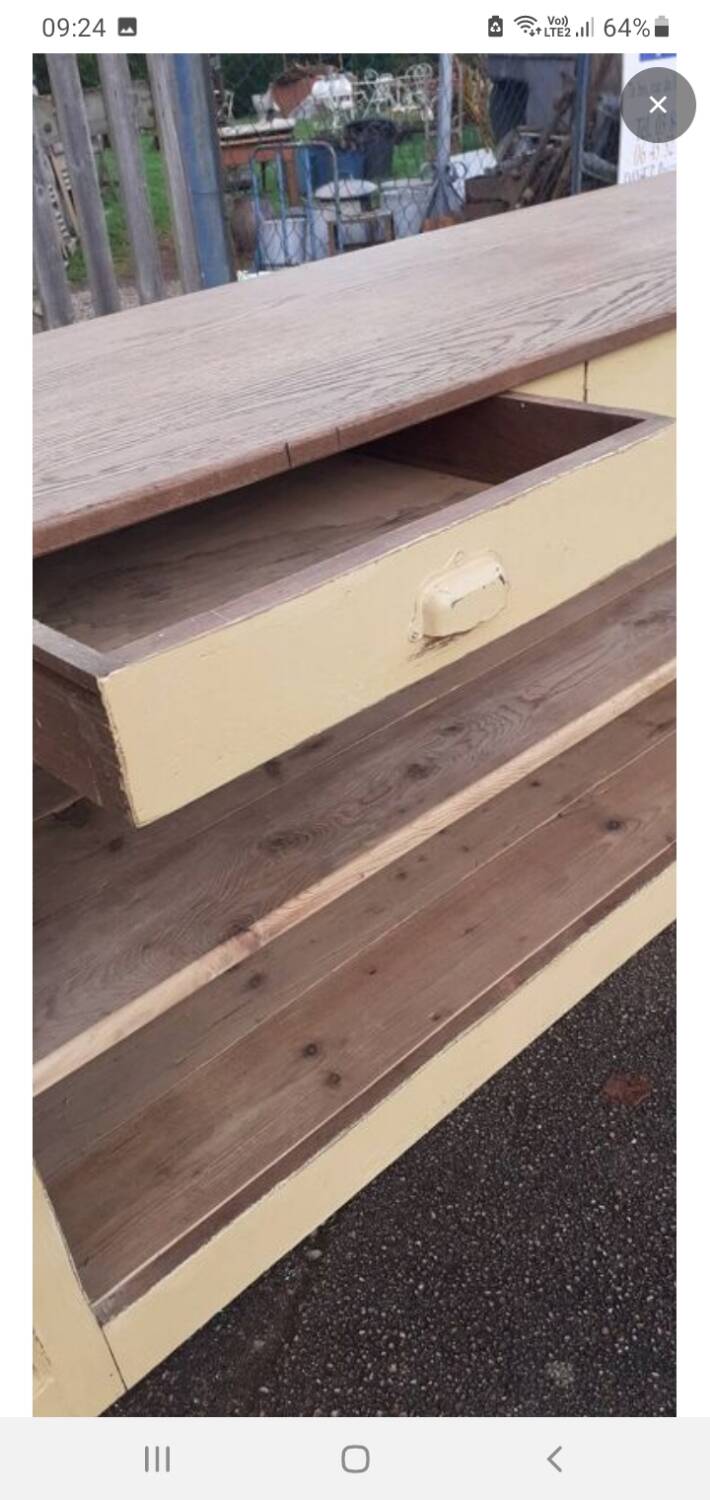 Counter trade furniture